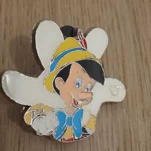 Disney Pin – Mickey Glove Pinocchio Hidden Mickey 2 of 8 Collector Trading Pin